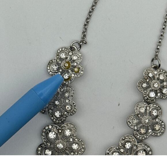 Vintage Crown Trifari Crystal Rhinestone Floral Necklace 13 to 15 inch - Picture 5 of 5